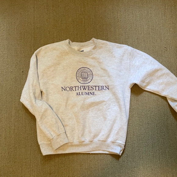 Gildan Tops - North western sweatshirt great condition